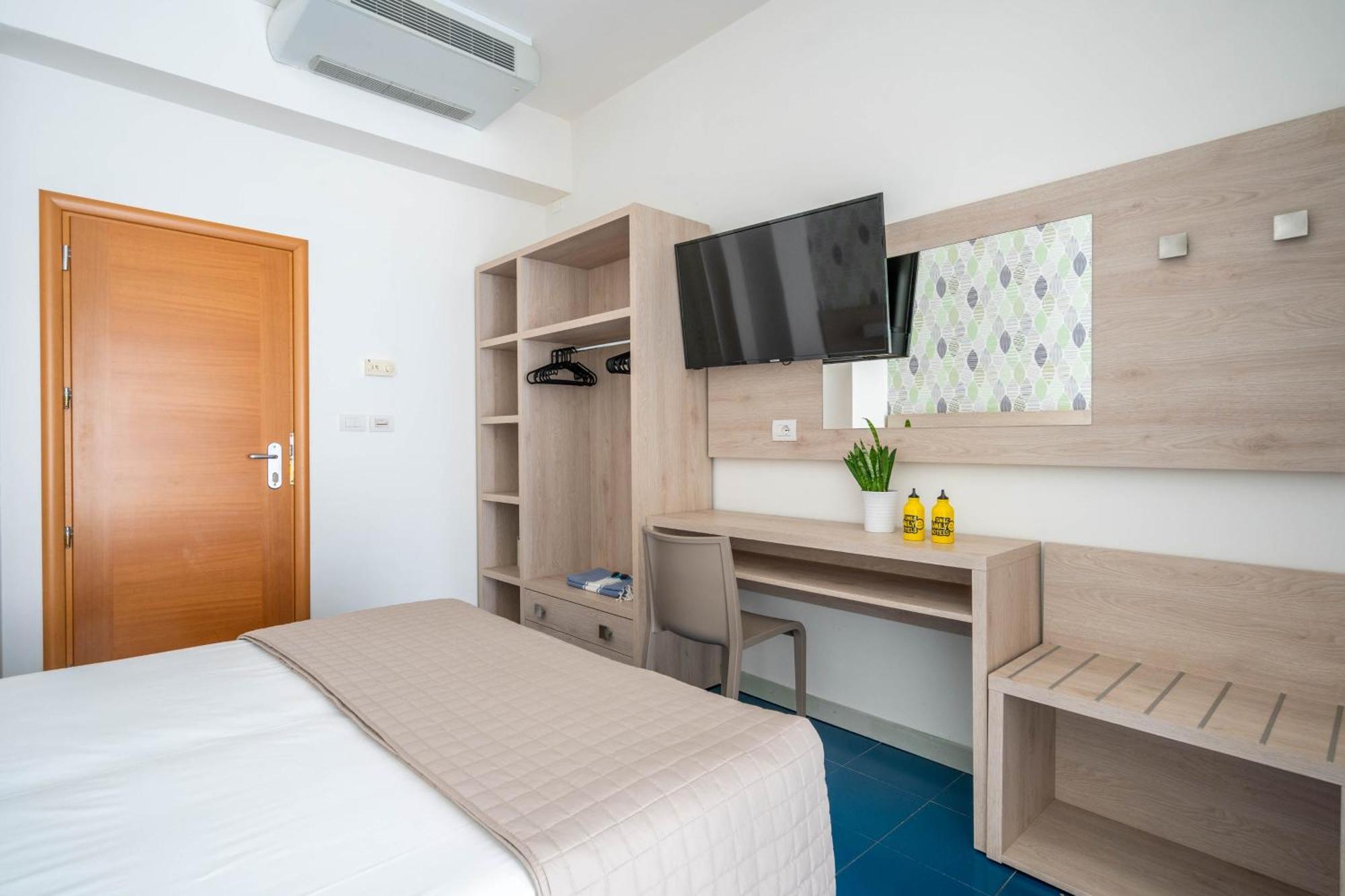 Lotus Hotel All Inclusive & Spiaggia Rimini Exterior photo